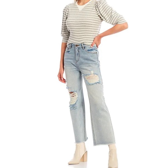 A Loves A
Distressed Washed Denim Twill Wide Leg Capri Jeans - Picture 2 of 13